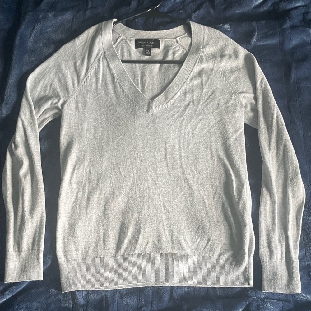 Banana Republic Forever Sweater Light Gray V-Neck